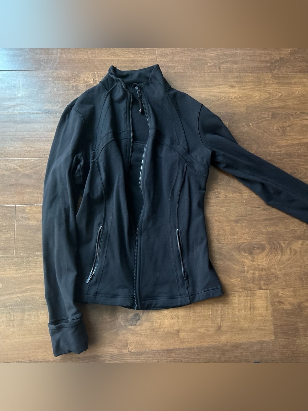 Like new Lululemon Define Jacket Size 8 - Picture 2 of 3